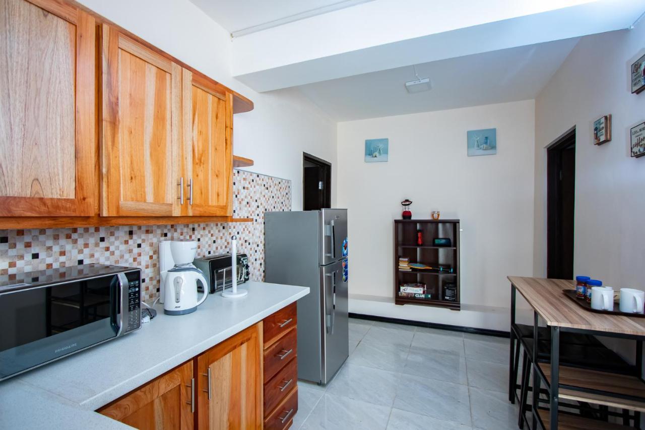 876 Ja Oasis & Homestay - By Kingston Airport מראה חיצוני תמונה